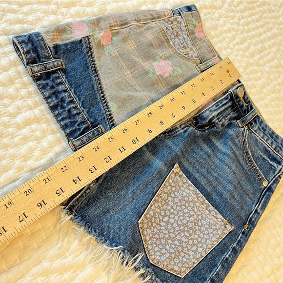 BDG Urban Outfitters Patch Work Fray Floral Denim Skirt Asymmetric (C1) - Picture 11 of 12